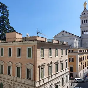 Piccola Piazza Della Liberta Apartamento